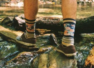 Tips-to-Follow-Before-Choosing-Hiking-Socks-on-FocusEverything