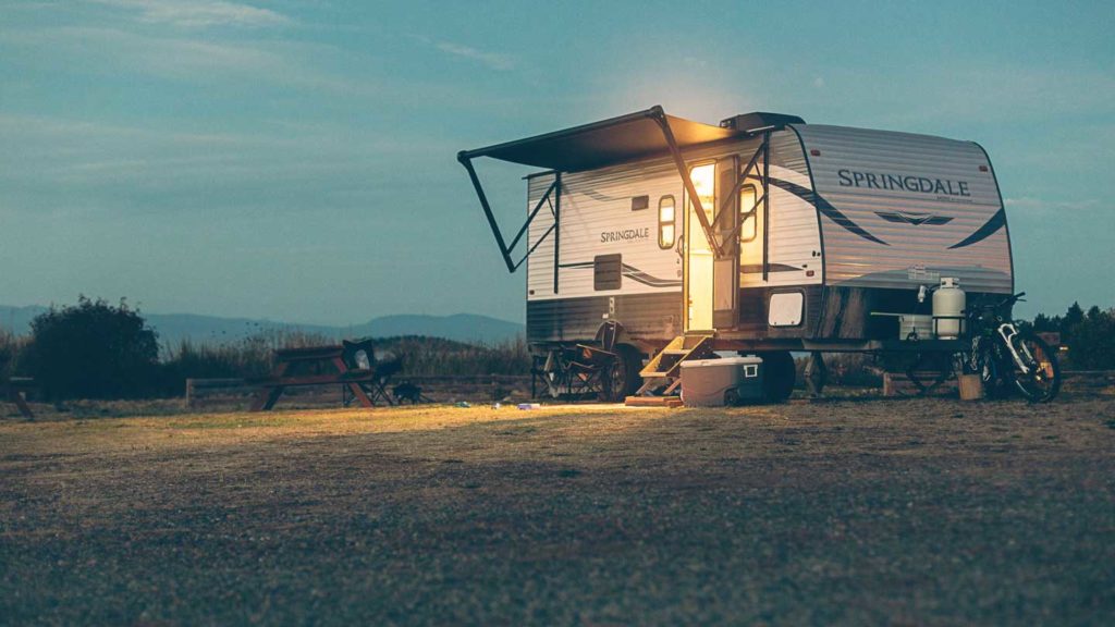 Practical-Tips-to-Tie-Down-Your-Mobile-Home-Easily-on-focuseverything