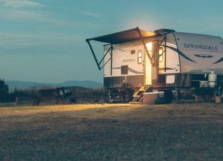 Practical-Tips-to-Tie-Down-Your-Mobile-Home-Easily-on-focuseverything