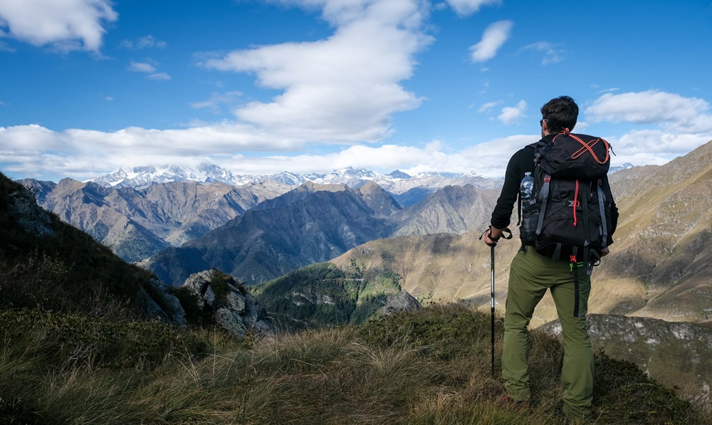 Which Hiking Pants Men Need for Long Treks? hiking pants men